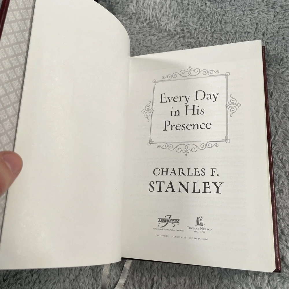 Everyday in His Presence 365 Devotions Charles Stanley Study Word Bible Daily